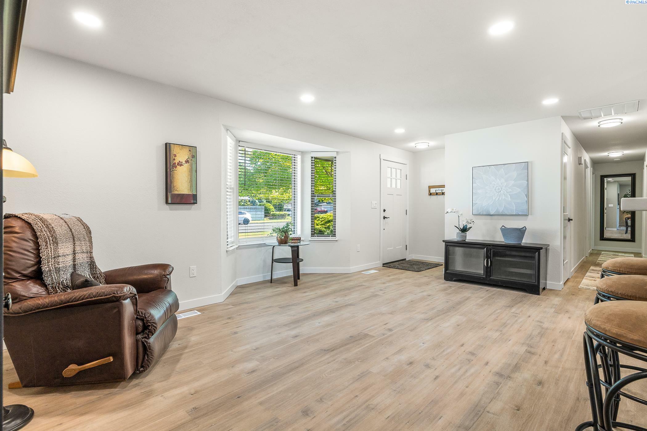 Property Photo: 1830 W 23rd WA 99337