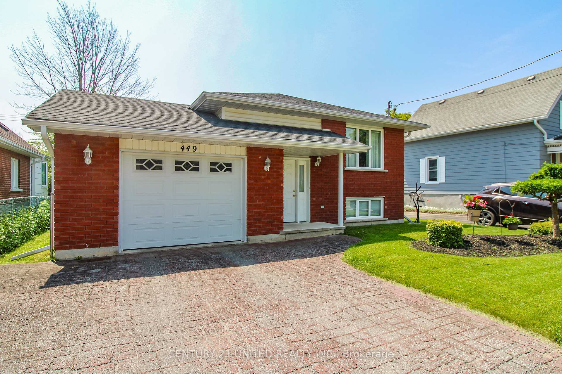 Property Photo:  449 King George Street  ON K9J 1S2 