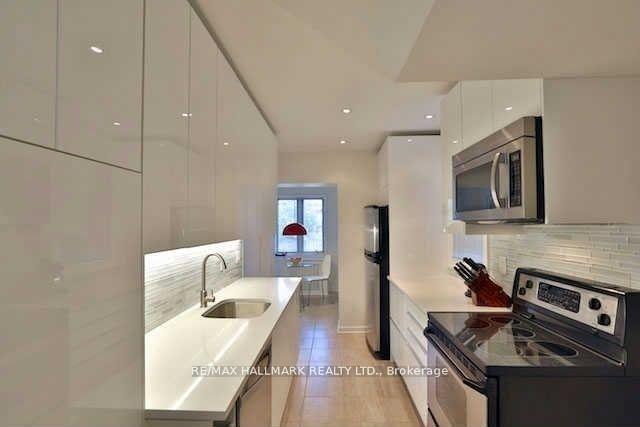 Property Photo: 452 St Clements Avenue ON M5N 1M1