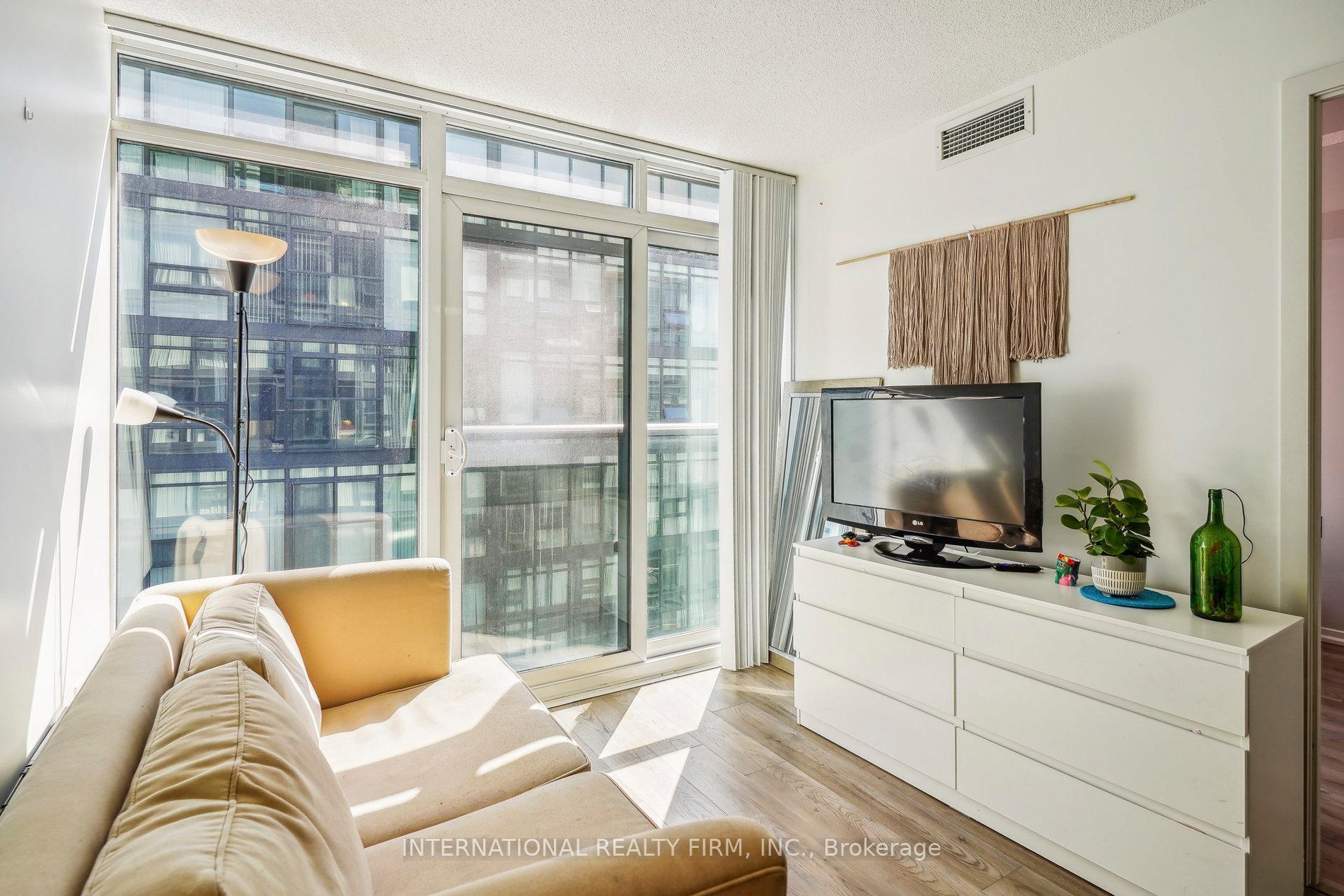 Property Photo: 36 Lisgar Street 1907W ON M6J 0C7