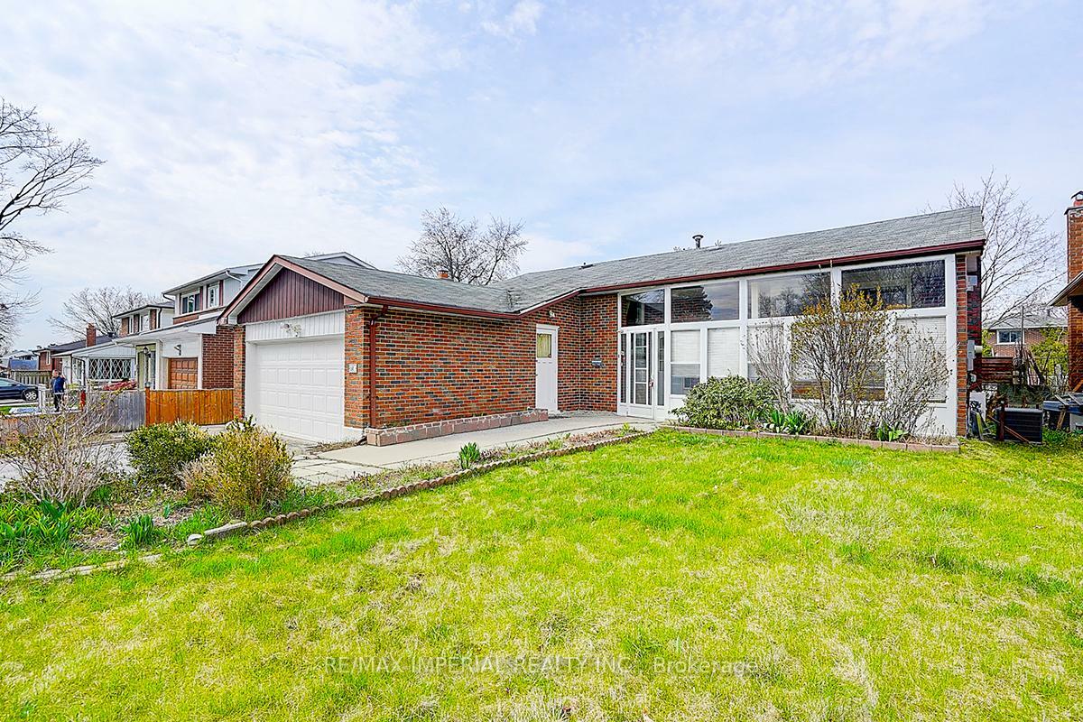 Property Photo: 50 Glendower Circuit ON M1T 2Z4