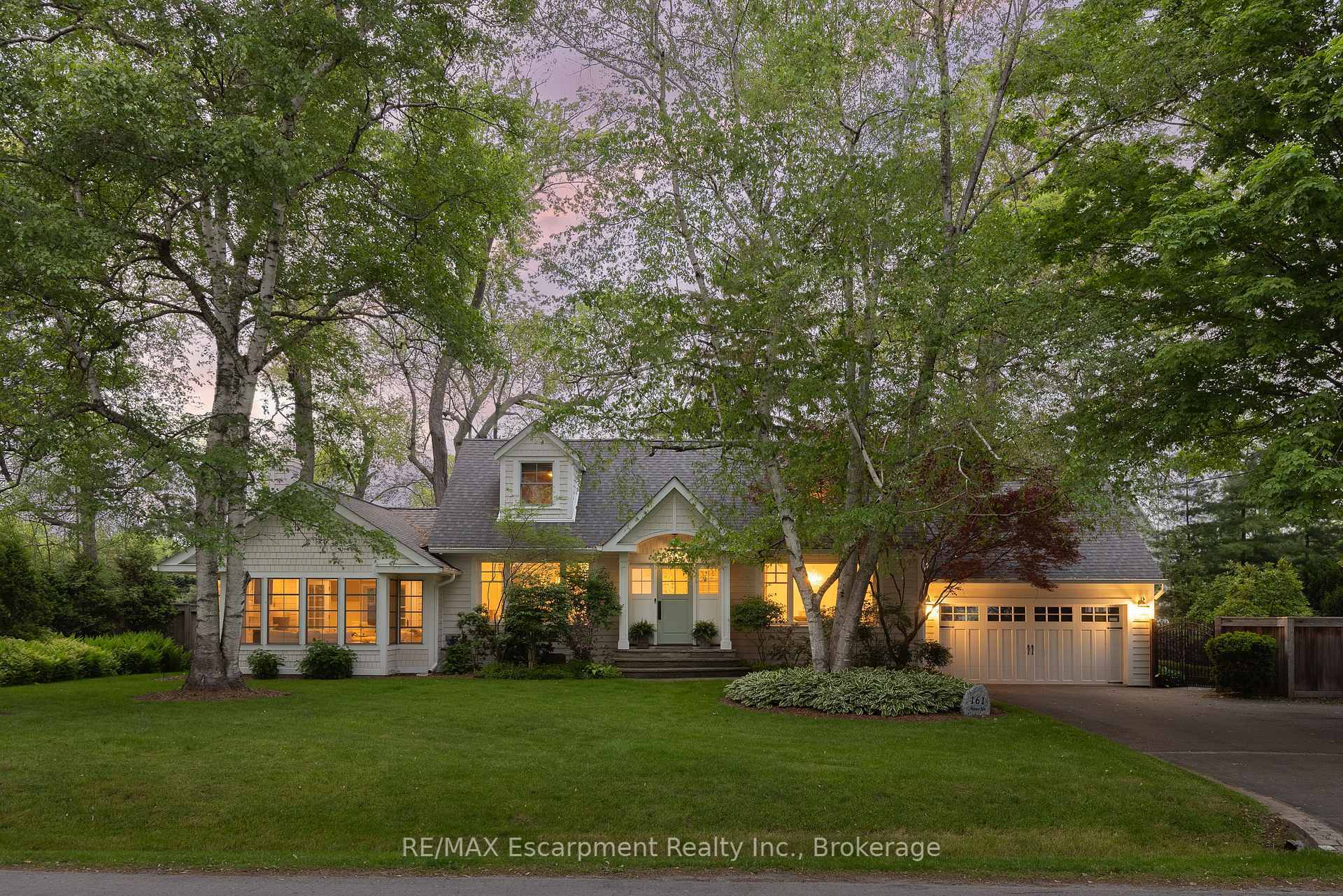 Property Photo: 161 Dianne Avenue ON L6J 4G8