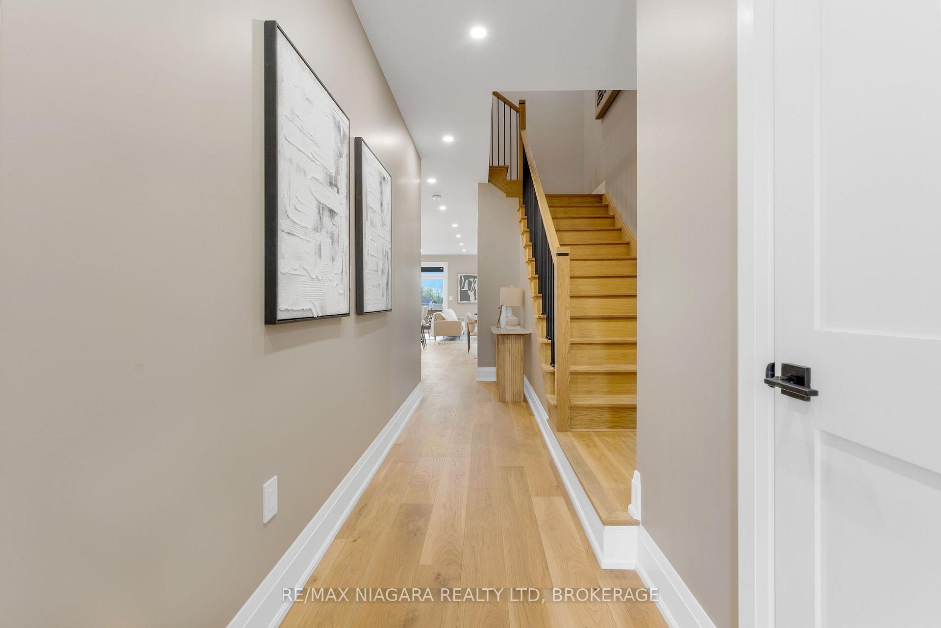 Property Photo: 6216 Curlin Crescent ON L2H 0B8