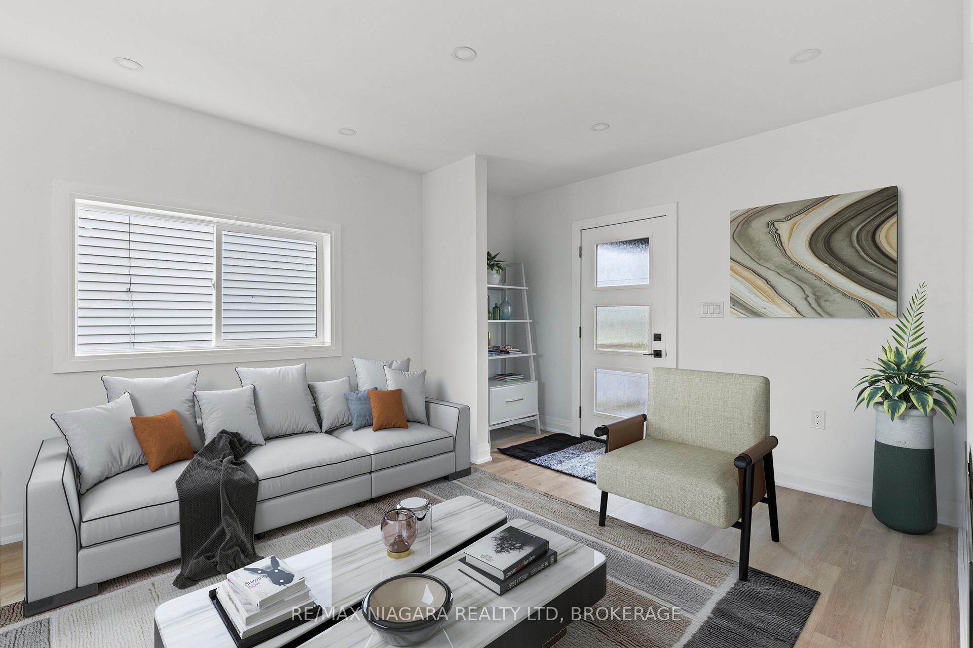Property Photo: 4419 Fifth Avenue ON L2E 4R3