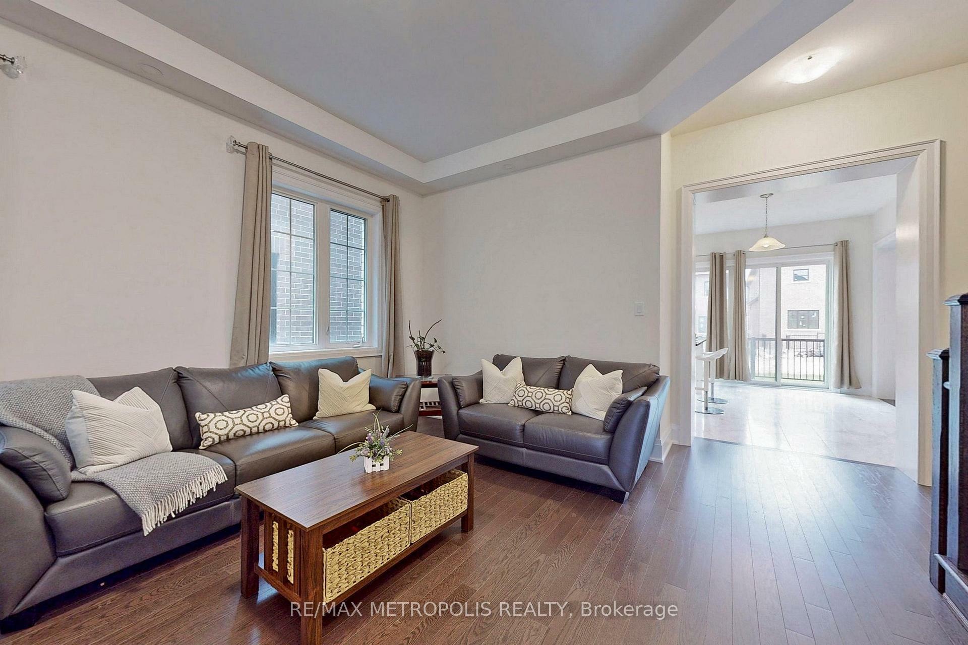 Property Photo:  100 Ballantyne Boulevard  ON L3L 0E8 