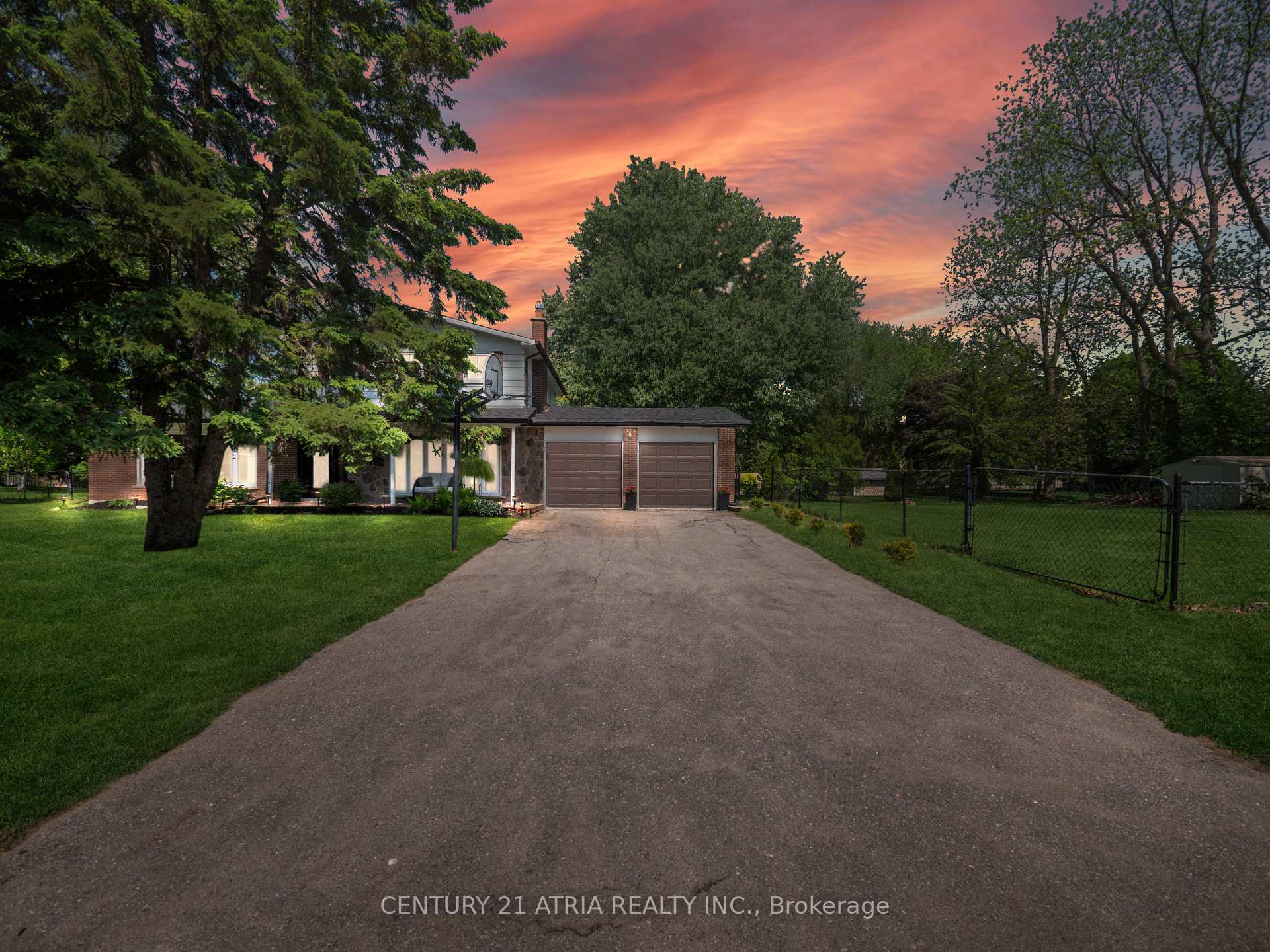 7 May Avenue  East Gwillimbury ON L0G 1V0 photo