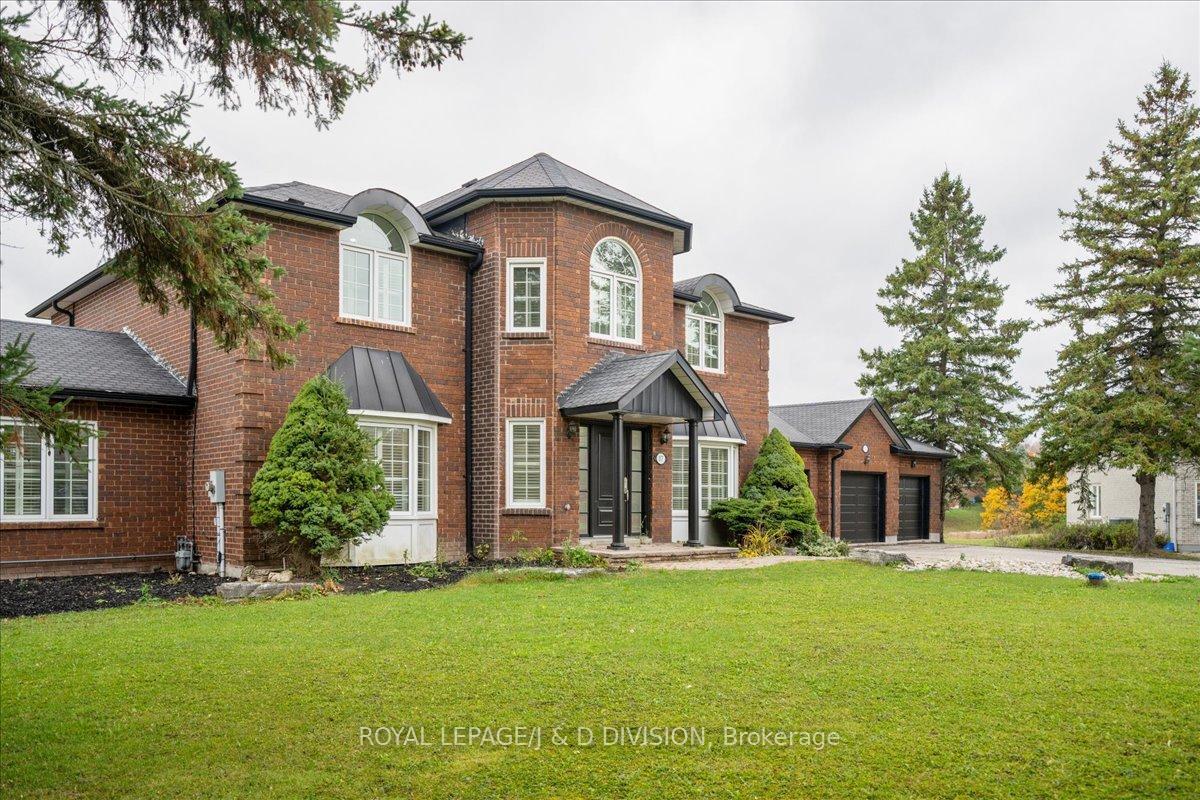 Property Photo: 17 Sleepy Hollow Lane ON L4A 7X4