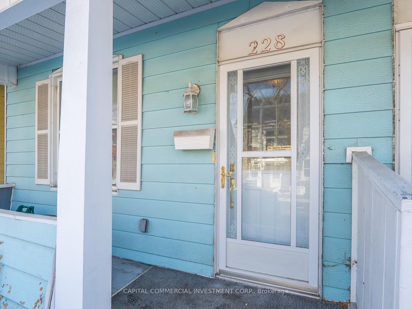 Property Photo: 226-228 St Andrew Street ON K1N 5G6