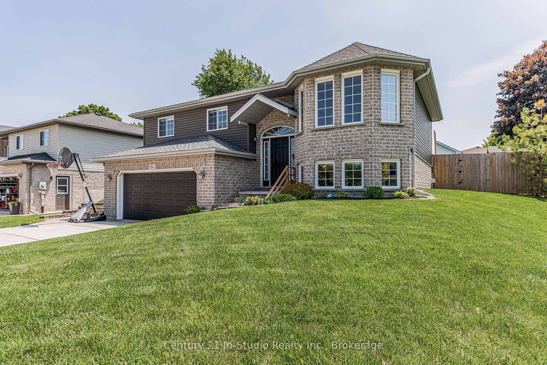 Photo de la propriété: 150 16th Avenue Crescent ON N4N 3V3