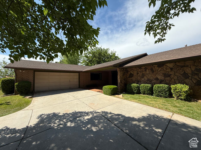Property Photo: 1144 W Bloomington Dr S UT 84790