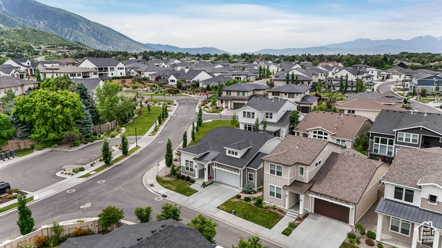 Property Photo: 9202 S Renoir Ln UT 84093