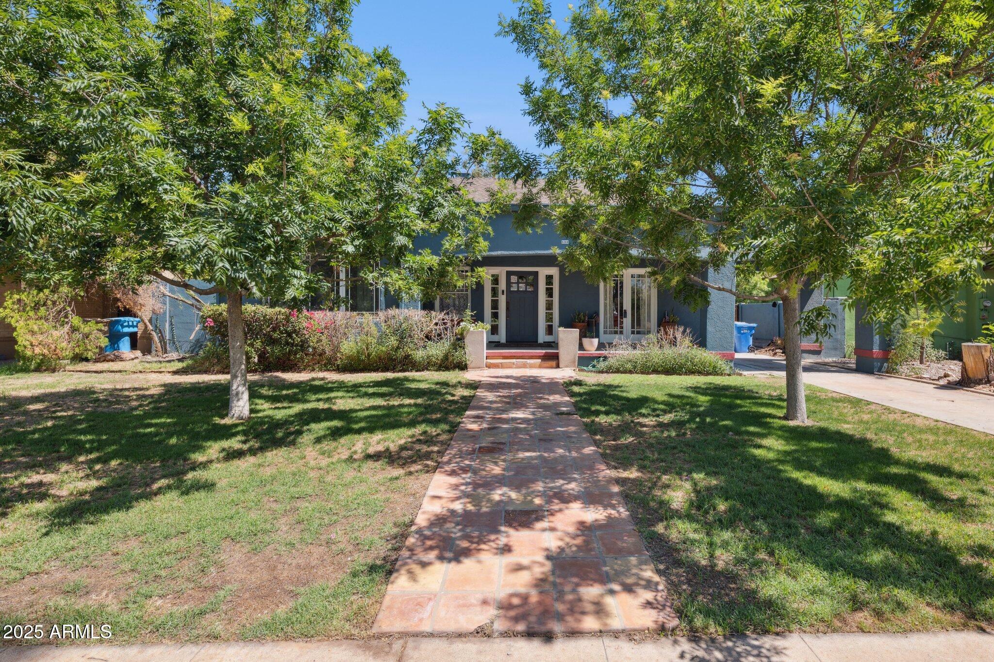 Property Photo: 530 W Willetta Street AZ 85003