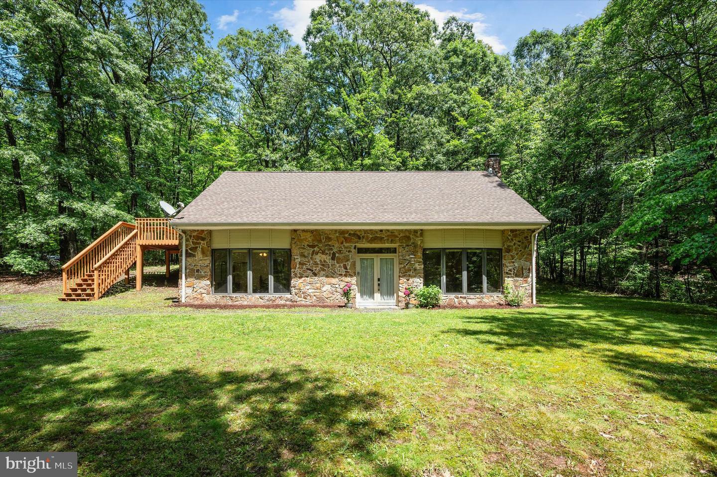 Property Photo: 734 Log Cabin Lane WV 25411