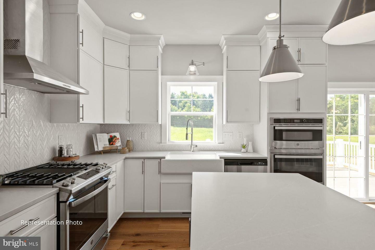Property Photo: 32 E Mulberry Hill Road PA 17013