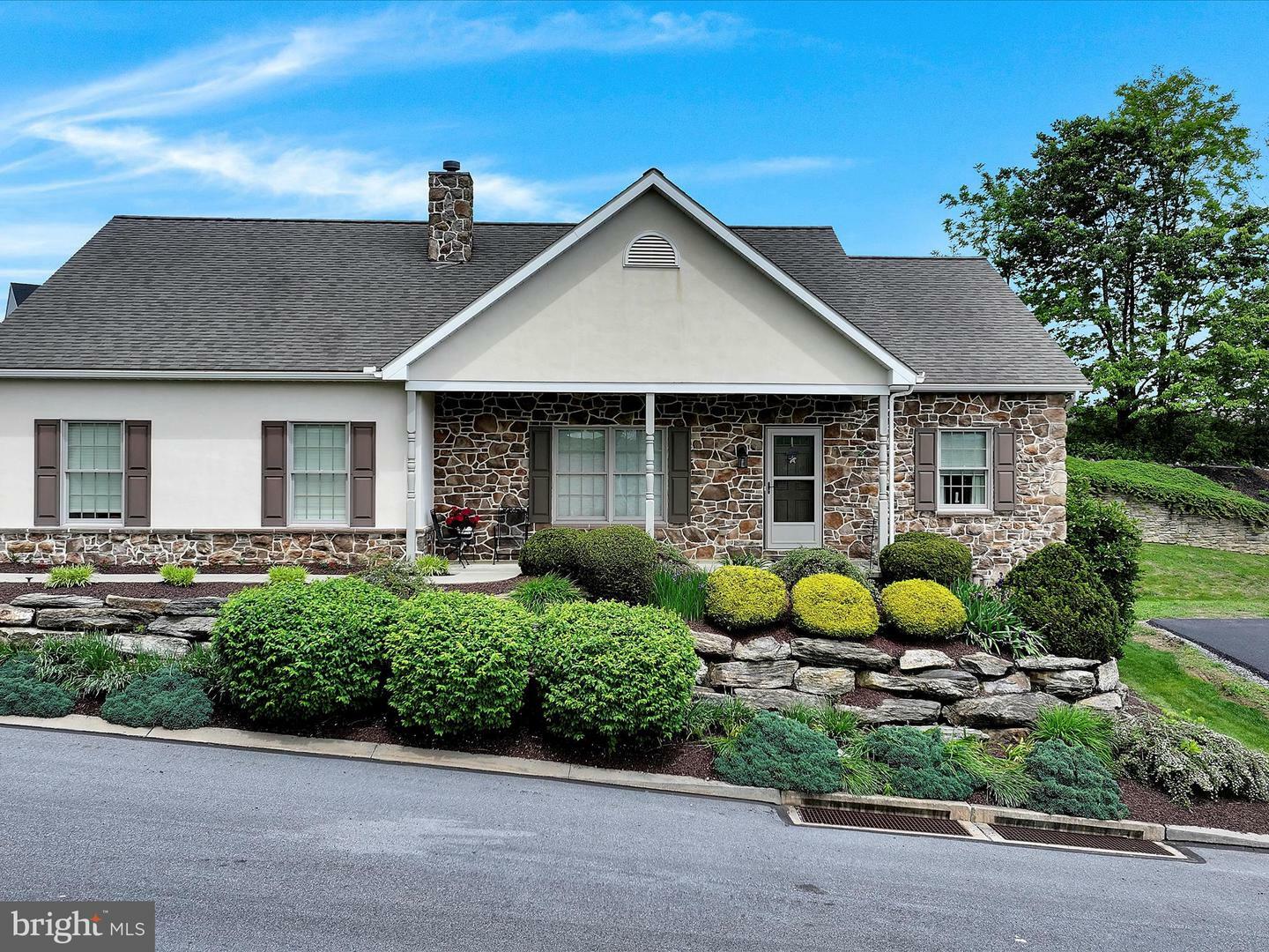 Property Photo: 214 Fite Way PA 17566