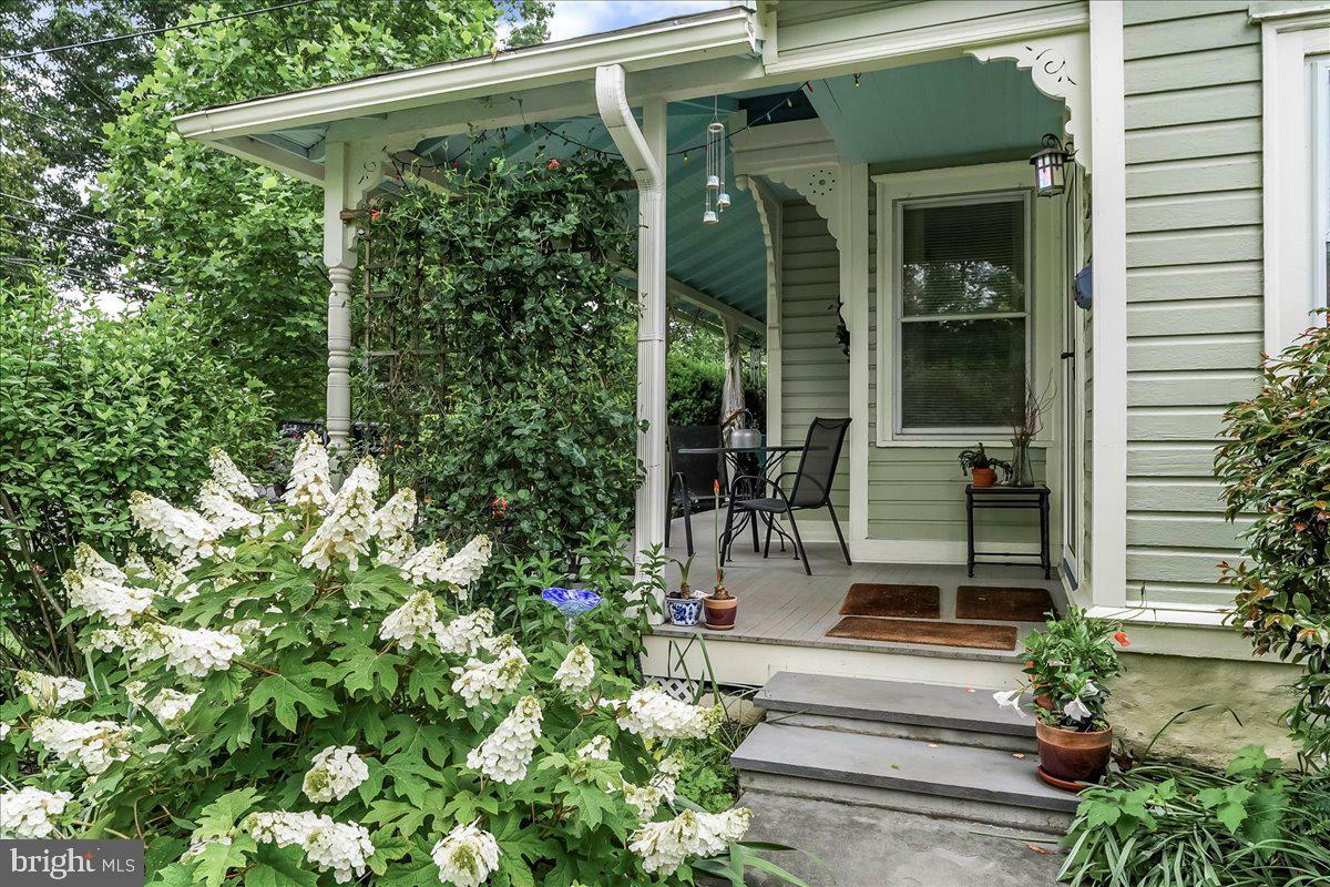 Property Photo:  42 Linden Avenue  PA 19070 