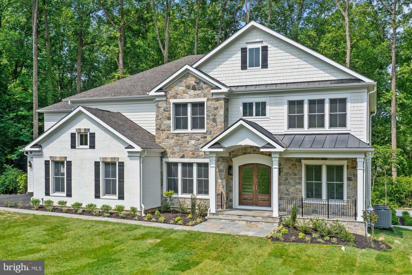 1002 Country Club Drive NE  Vienna VA 22180 photo