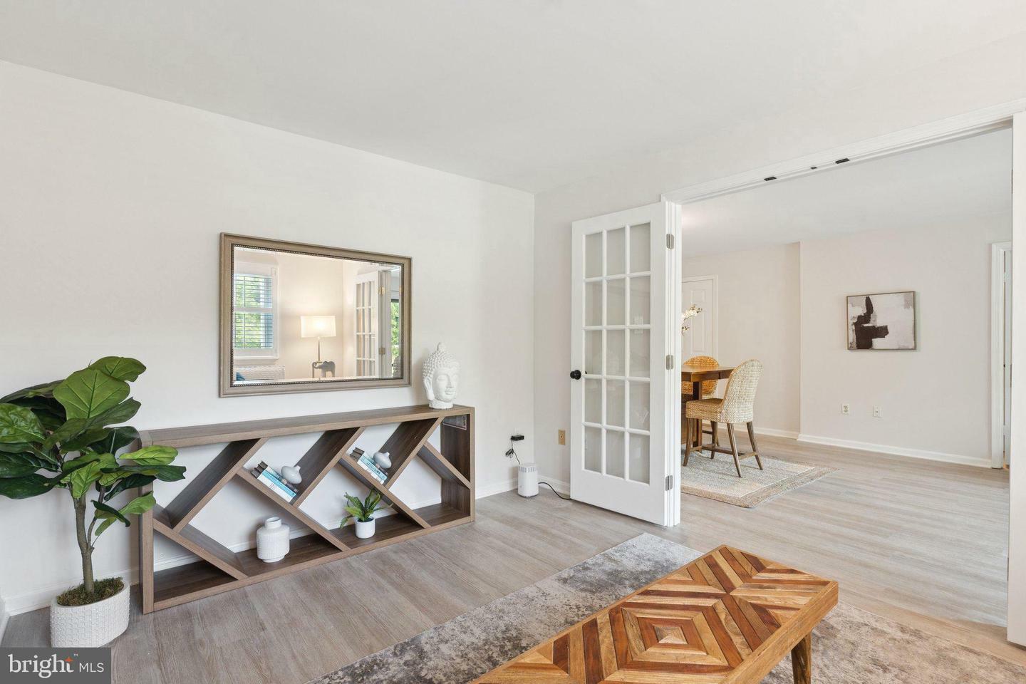 Property Photo:  2900 Shipmaster Way 211  MD 21401 