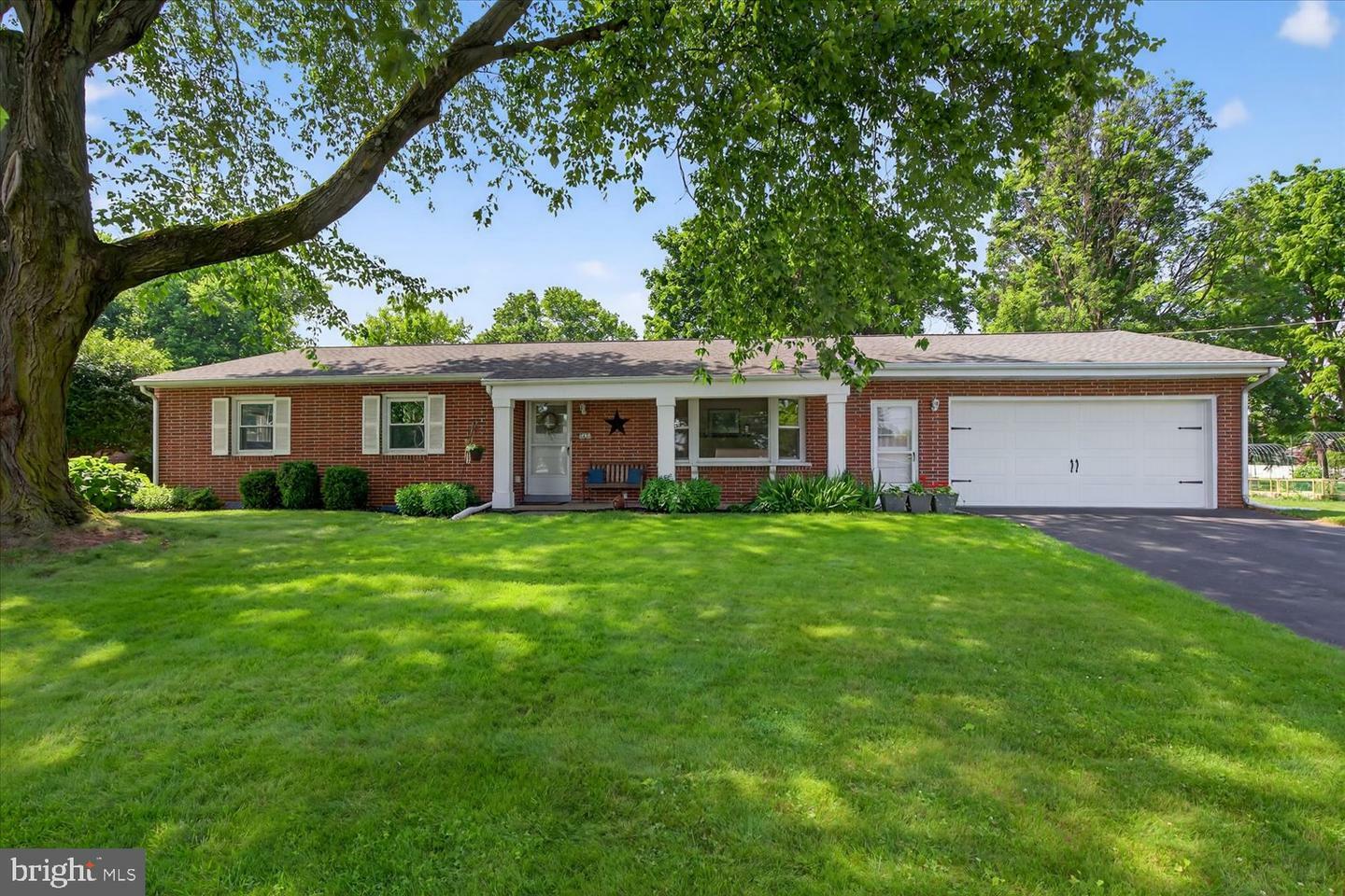 5032 Martin Drive  East Petersburg PA 17520 photo