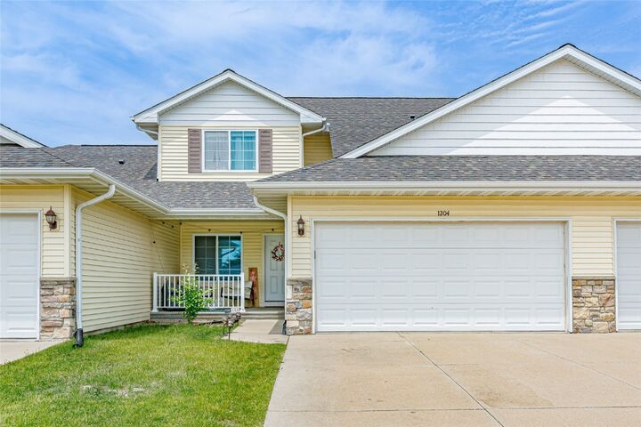 1204 Crescent View Drive NE  Cedar Rapids IA 52402 photo