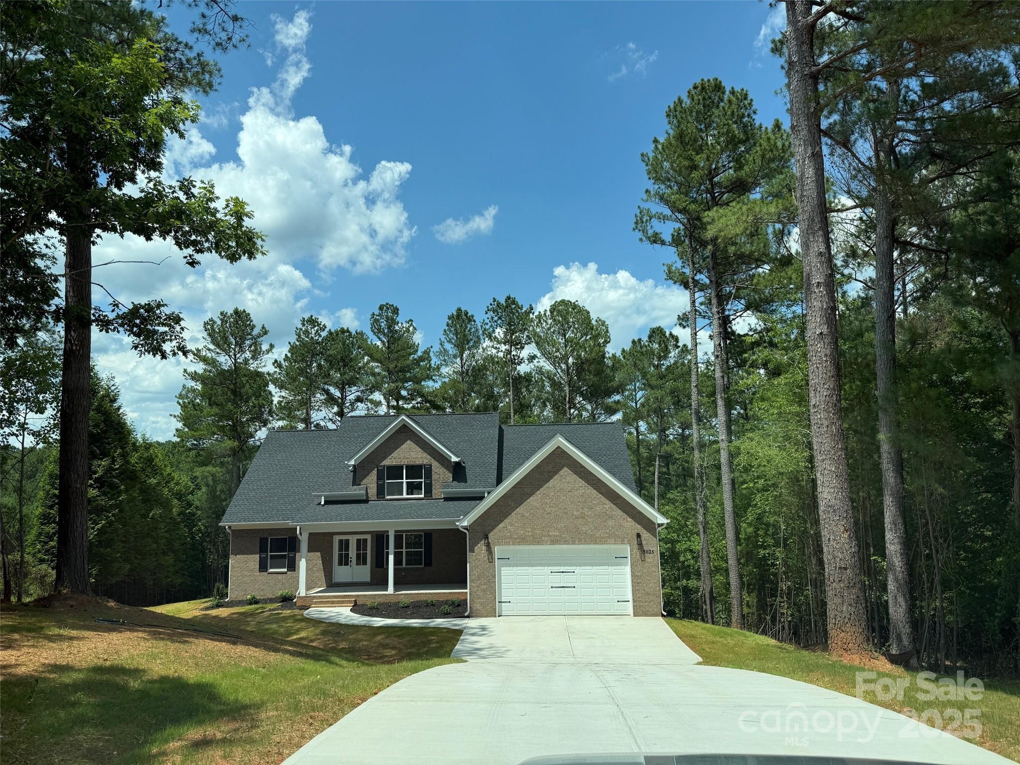 Property Photo: 5025 Harbor View Drive E NC 28630