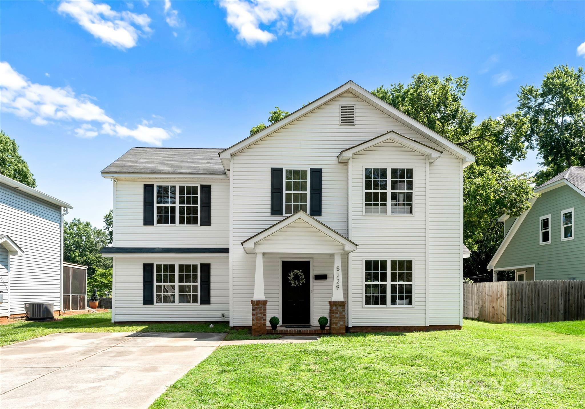 Property Photo: 5229 Tarrywood Lane NC 28205