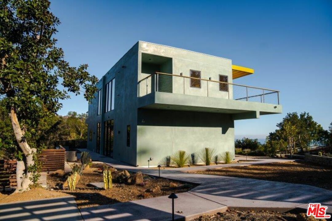 Property Photo: 27349 Old Chimney Rd CA 90265