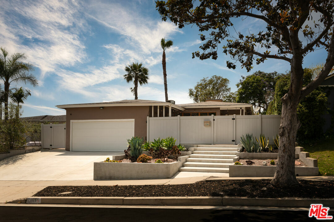 Property Photo:  7141 Knowlton Pl  CA 90045 
