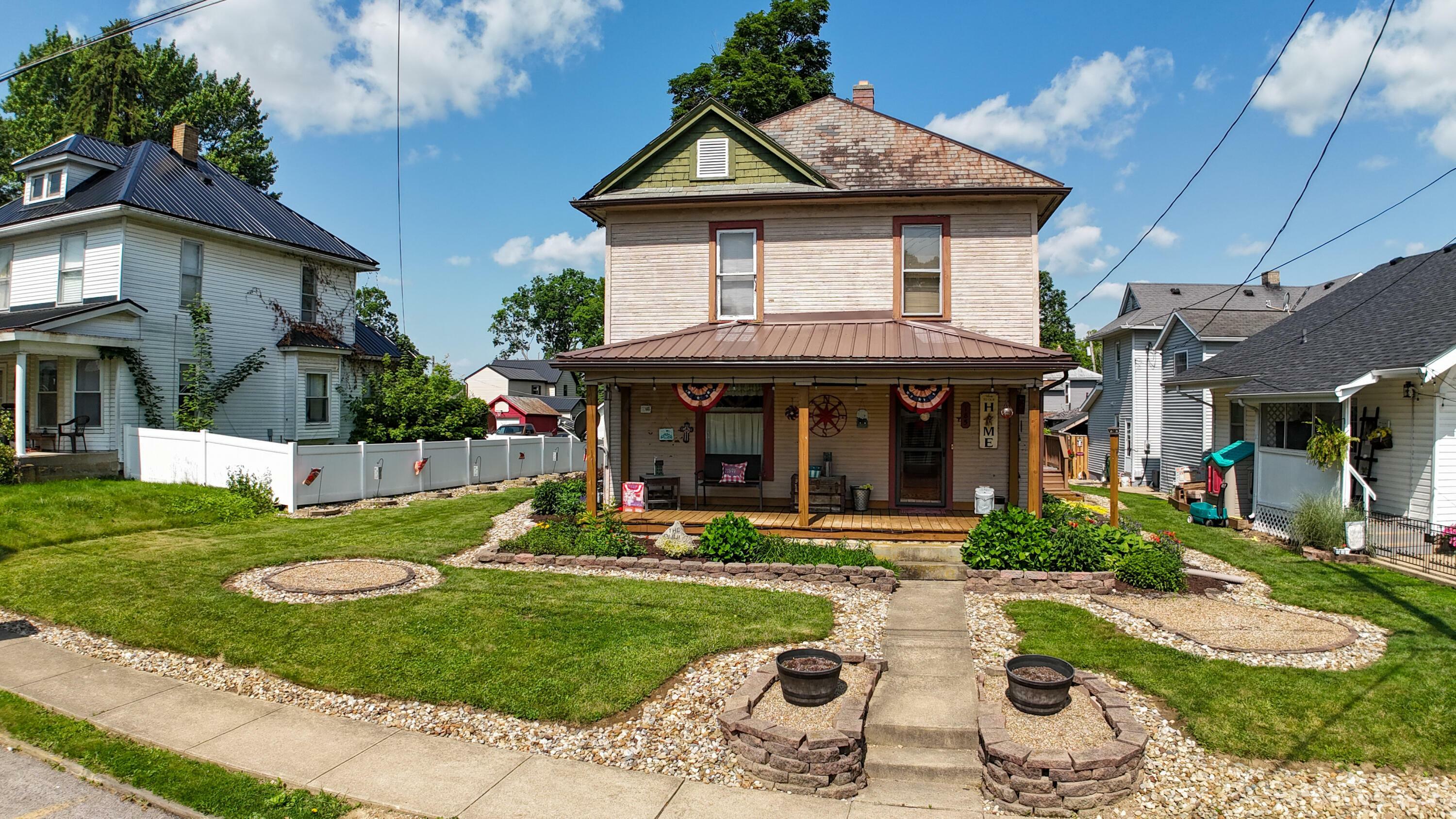 Property Photo: 185 N Vine Street OH 43338