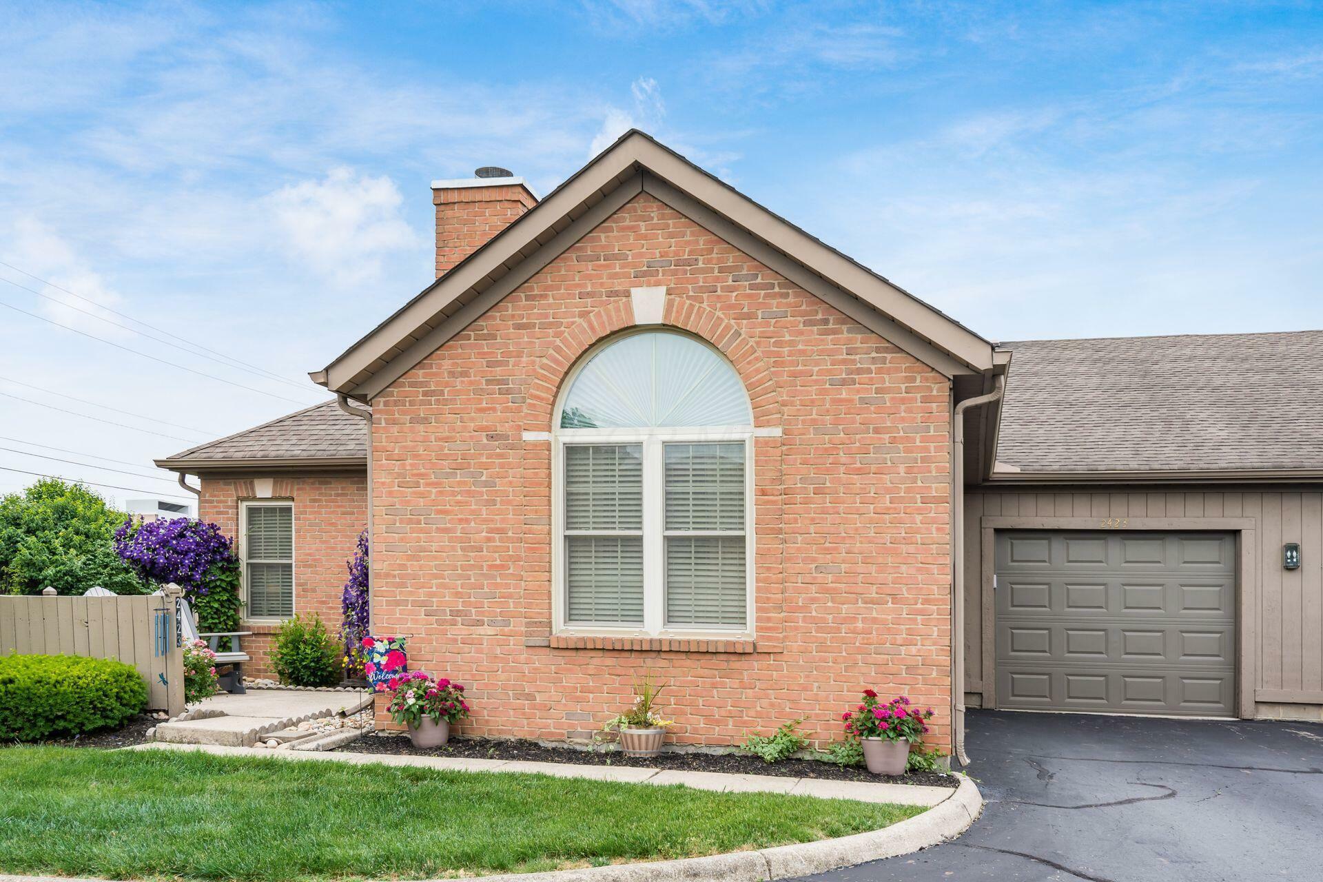 Property Photo: 2423 Hooverside Lane OH 43123