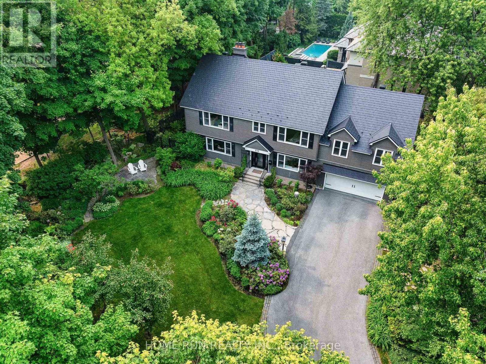 Property Photo: 275 Buchan Road ON K1M 0W4