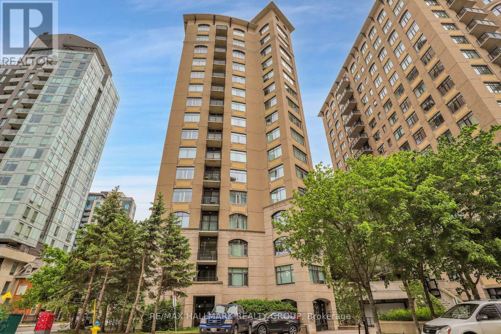 Property Photo: 85 Bronson Avenue 1003 ON K1R 6G7