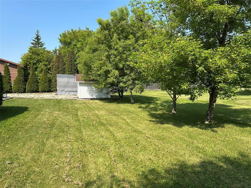 Photo de la propriété:  15 Ross Street  MB R0E 1P0 