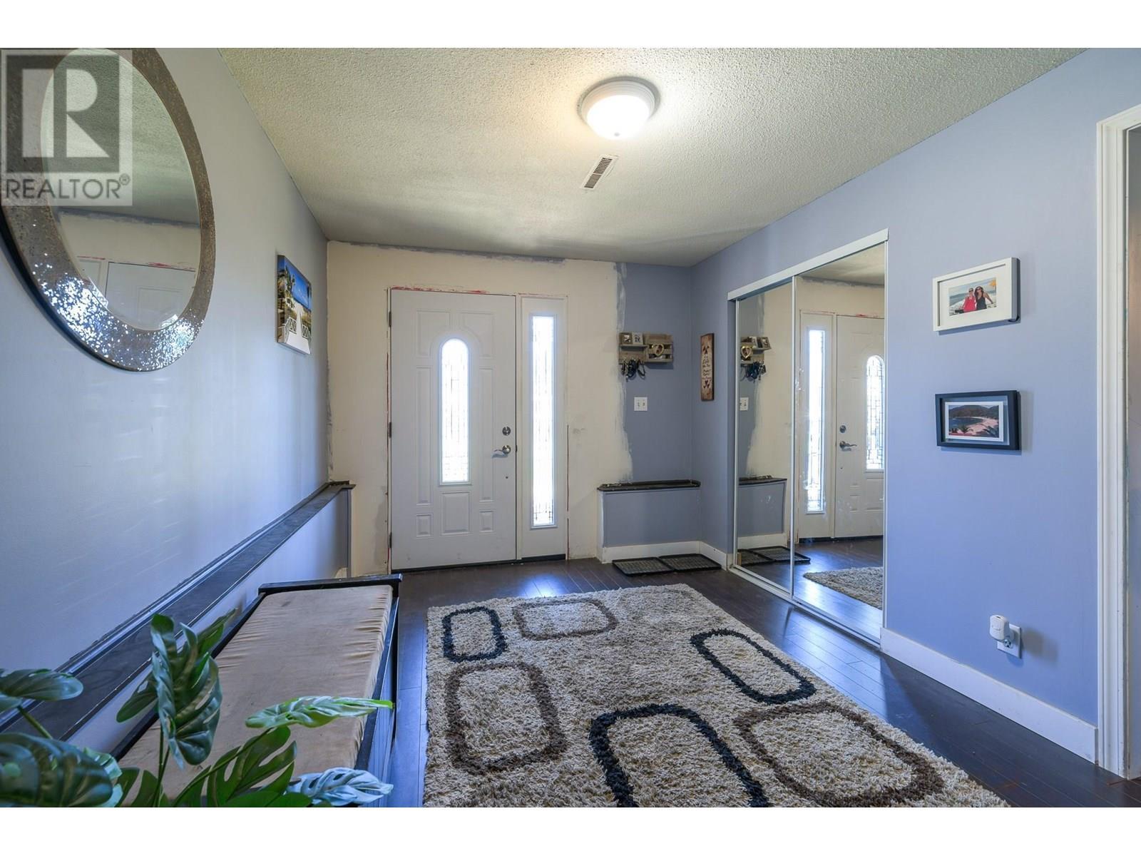 Property Photo:  531 Baywood Crescent  BC V2B 6B2 
