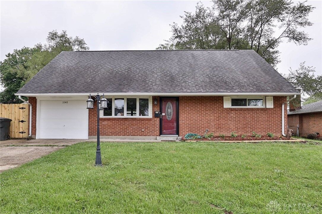 Property Photo: 5540 Barnard Drive OH 45424