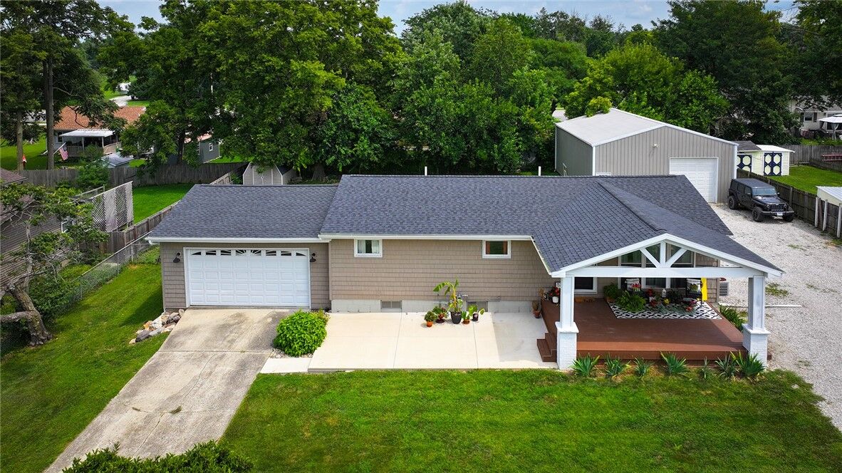 Property Photo:  530 Sunset Drive  IL 62549 