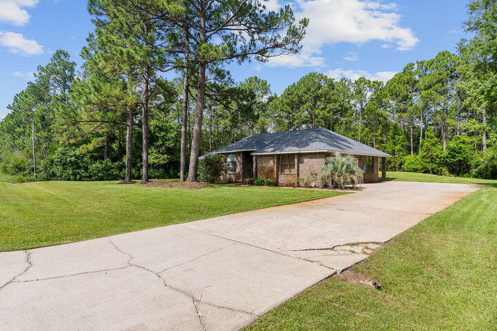 Property Photo: 2167 Sunrise Drive FL 32566