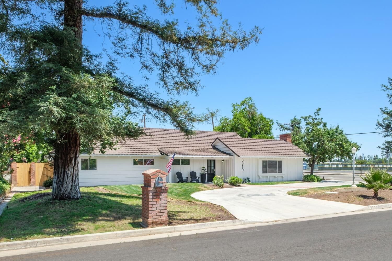 Property Photo:  5610 N Arthur Avenue  CA 93711 