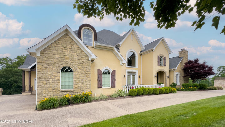 Property Photo:  5905 Mt Pleasant Dr  KY 40059 