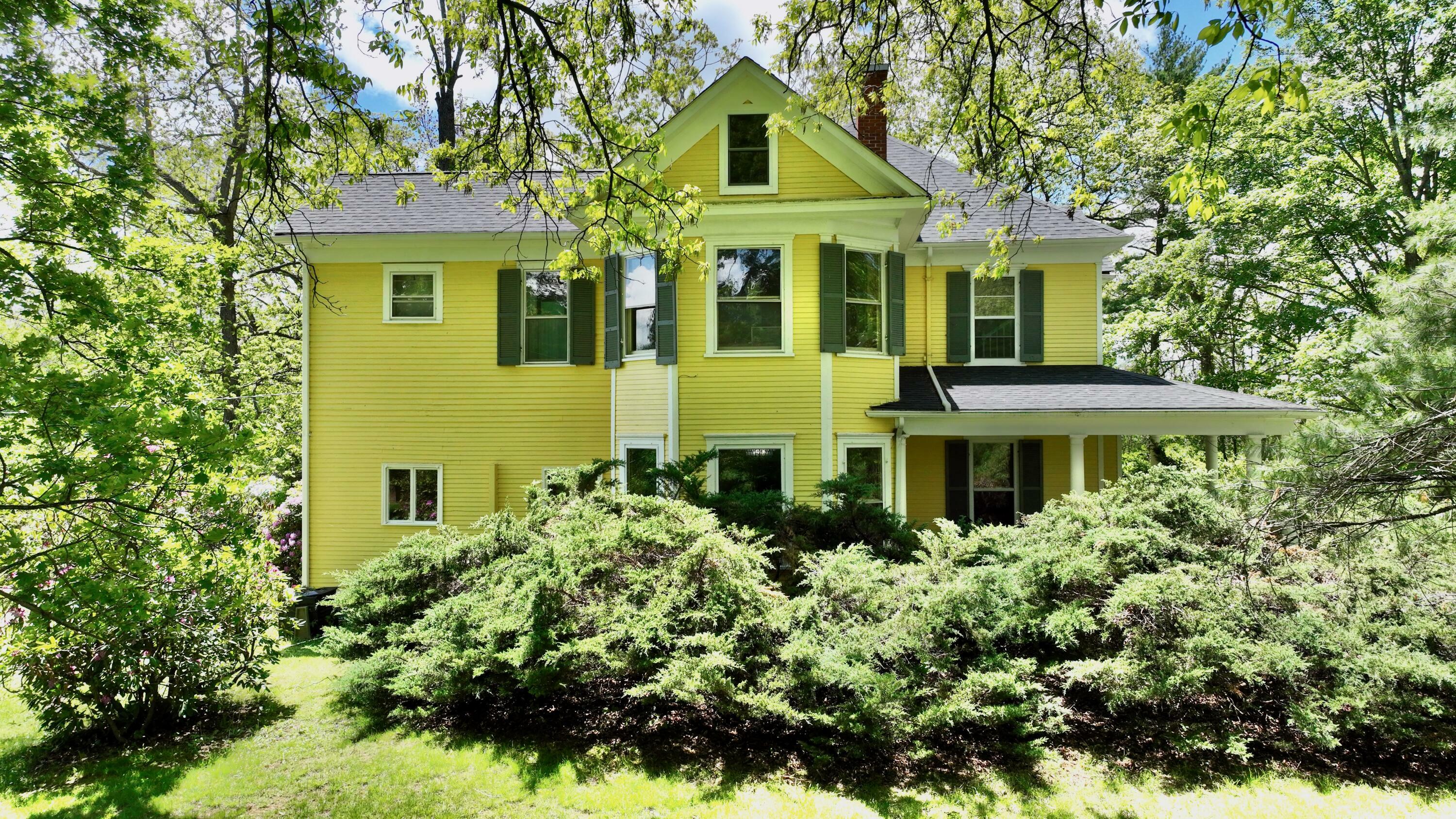 Property Photo: 152 Harris St WV 24901