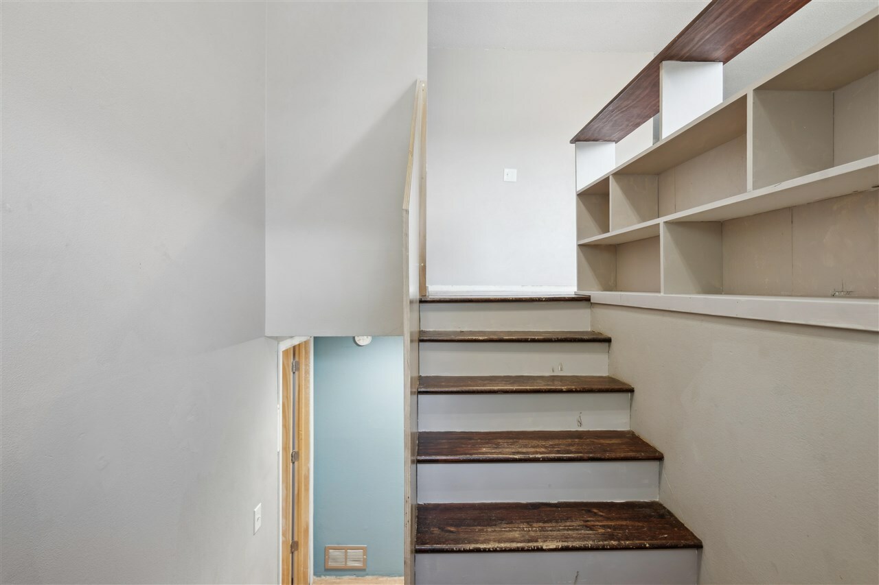Property Photo: 2323 Nevada Avenue IA 52240