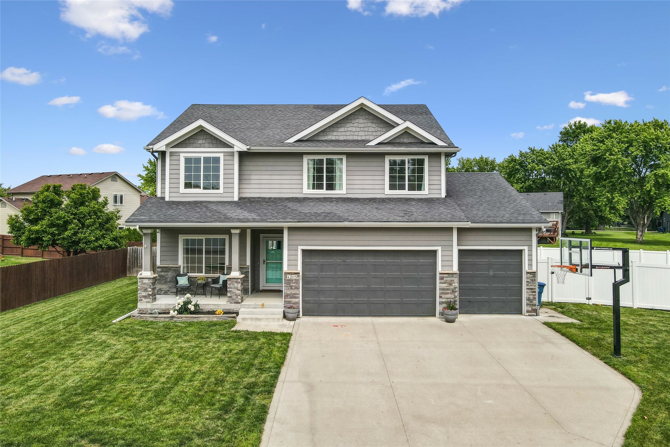 4205 Lakewood Lane  Des Moines IA 50320 photo
