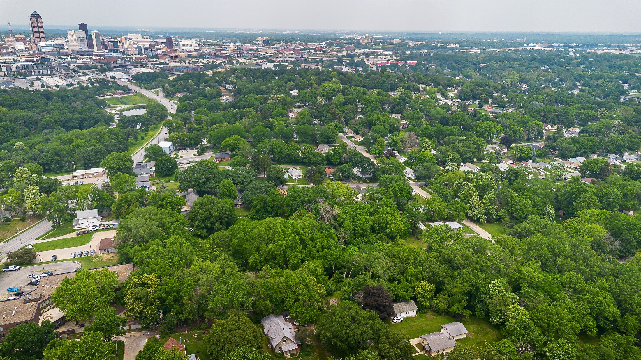Property Photo: 725 Lacona Avenue IA 50315