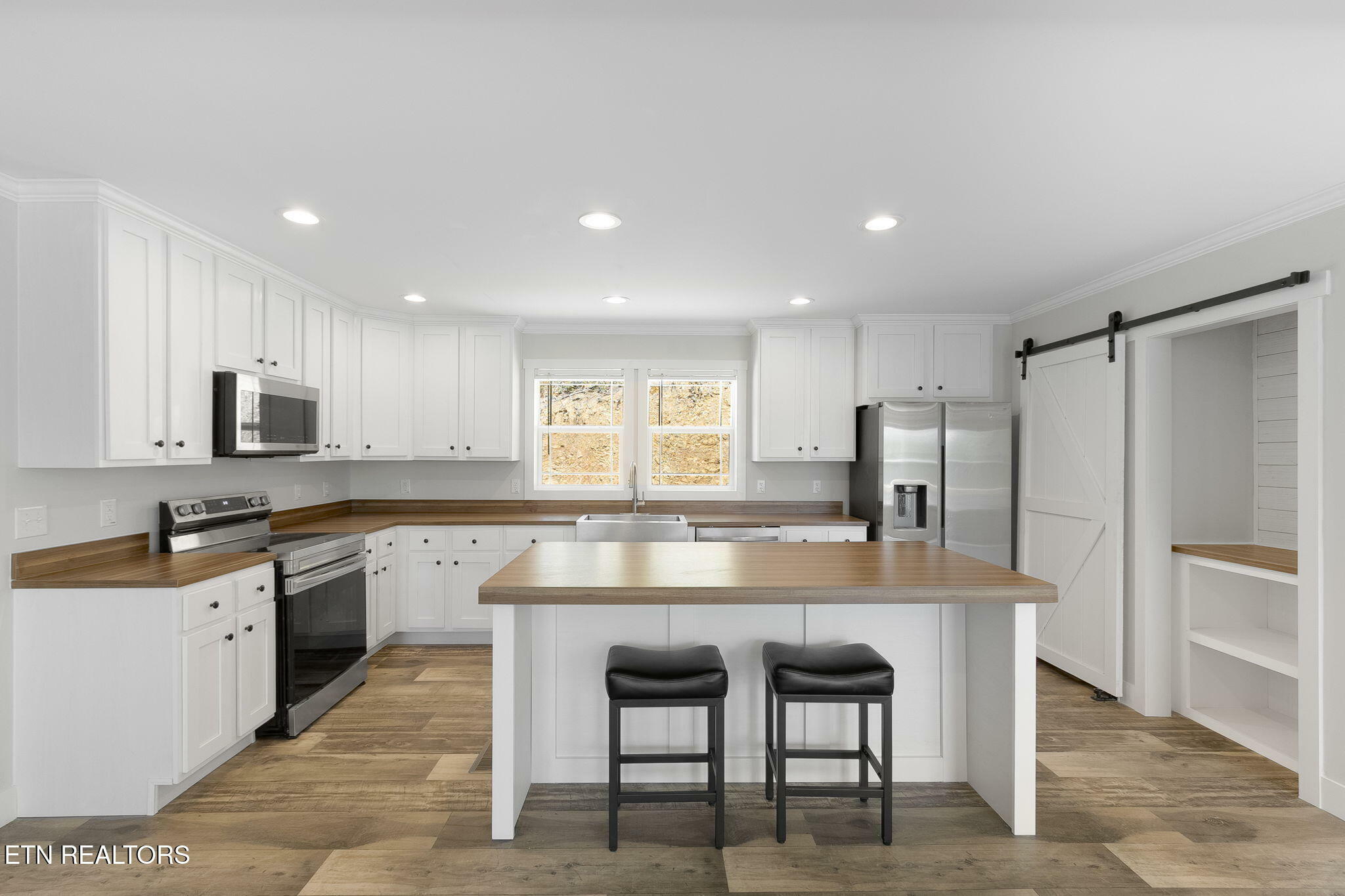Property Photo: 1530 Alpine Drive TN 37876