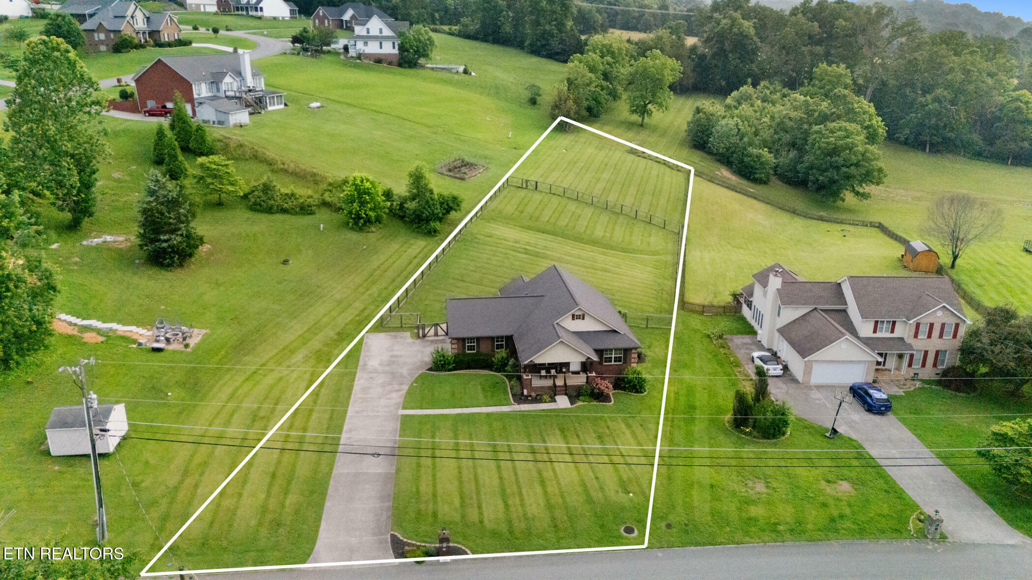 Property Photo: 8012 Campbells Point Rd TN 37721