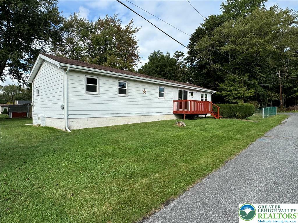 Property Photo: 529 Short Road PA 18064