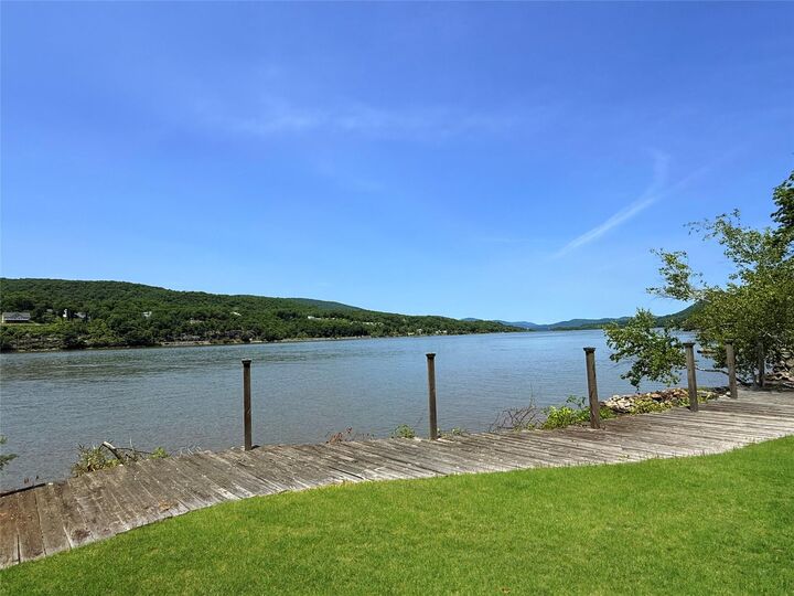 Property Photo:  10 Hudson River Lane  NY 10524 