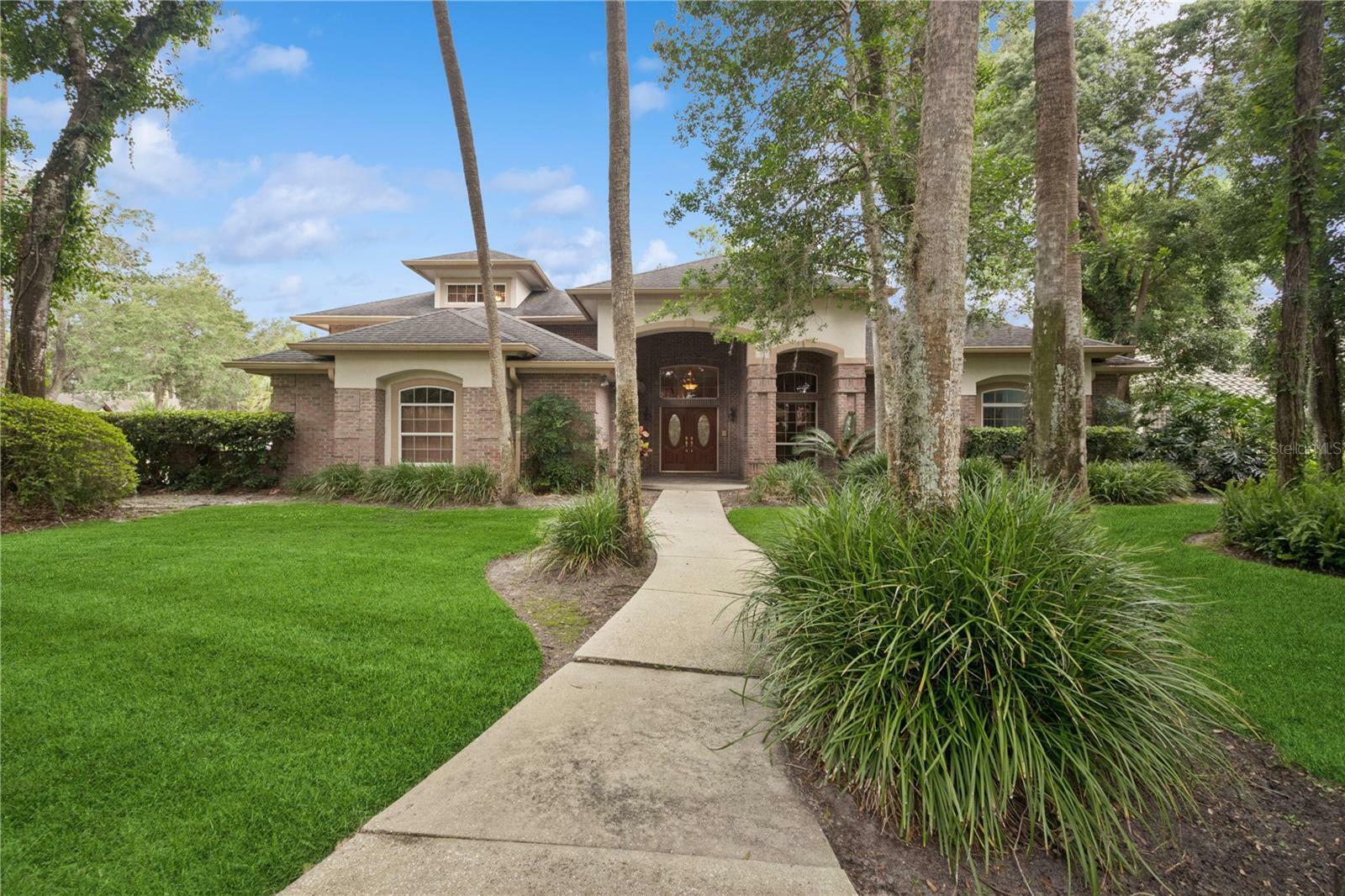 Property Photo: 4823 Shoreline Circle FL 32771