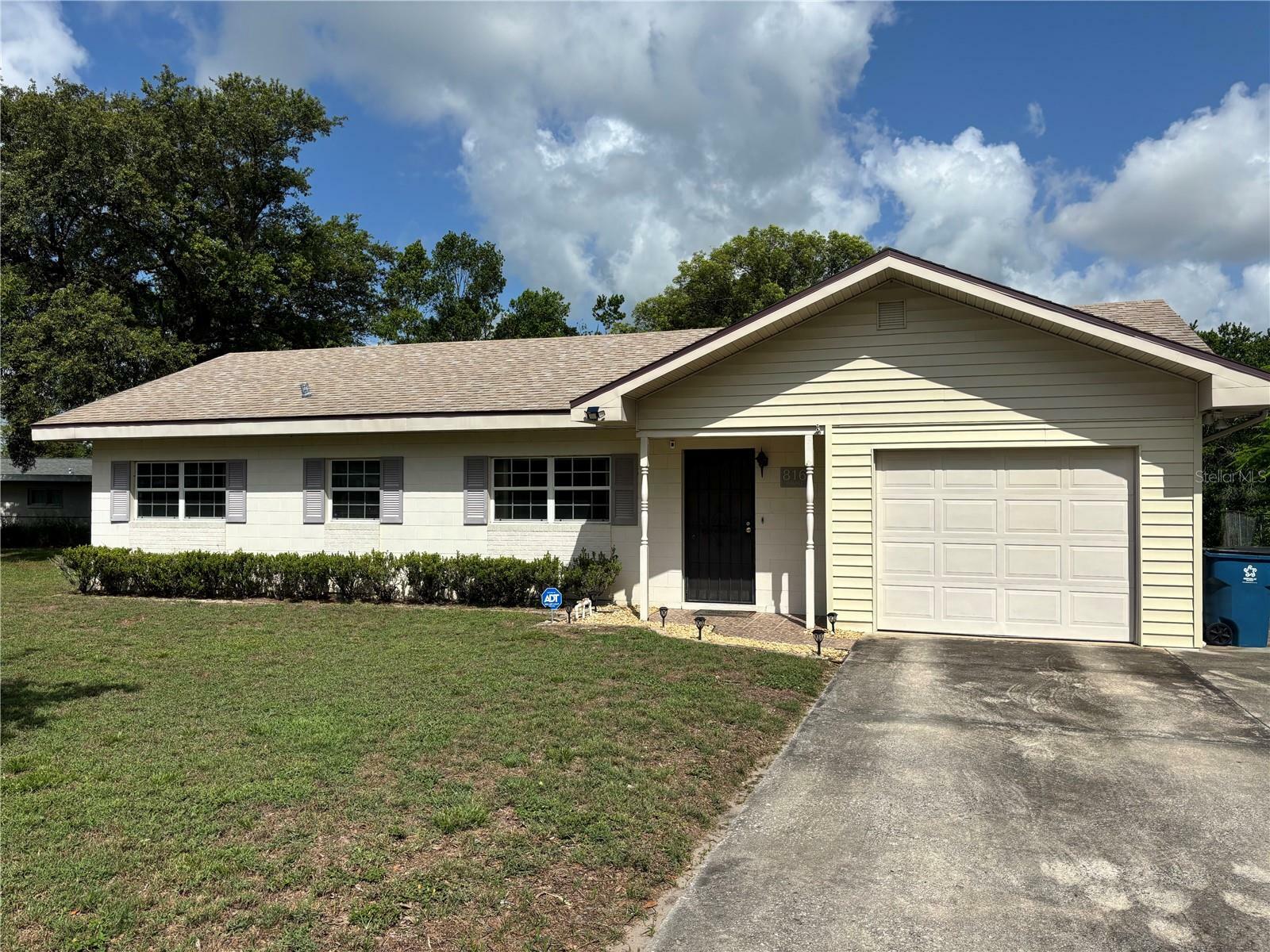Property Photo: 816 Casselberry Drive FL 33853