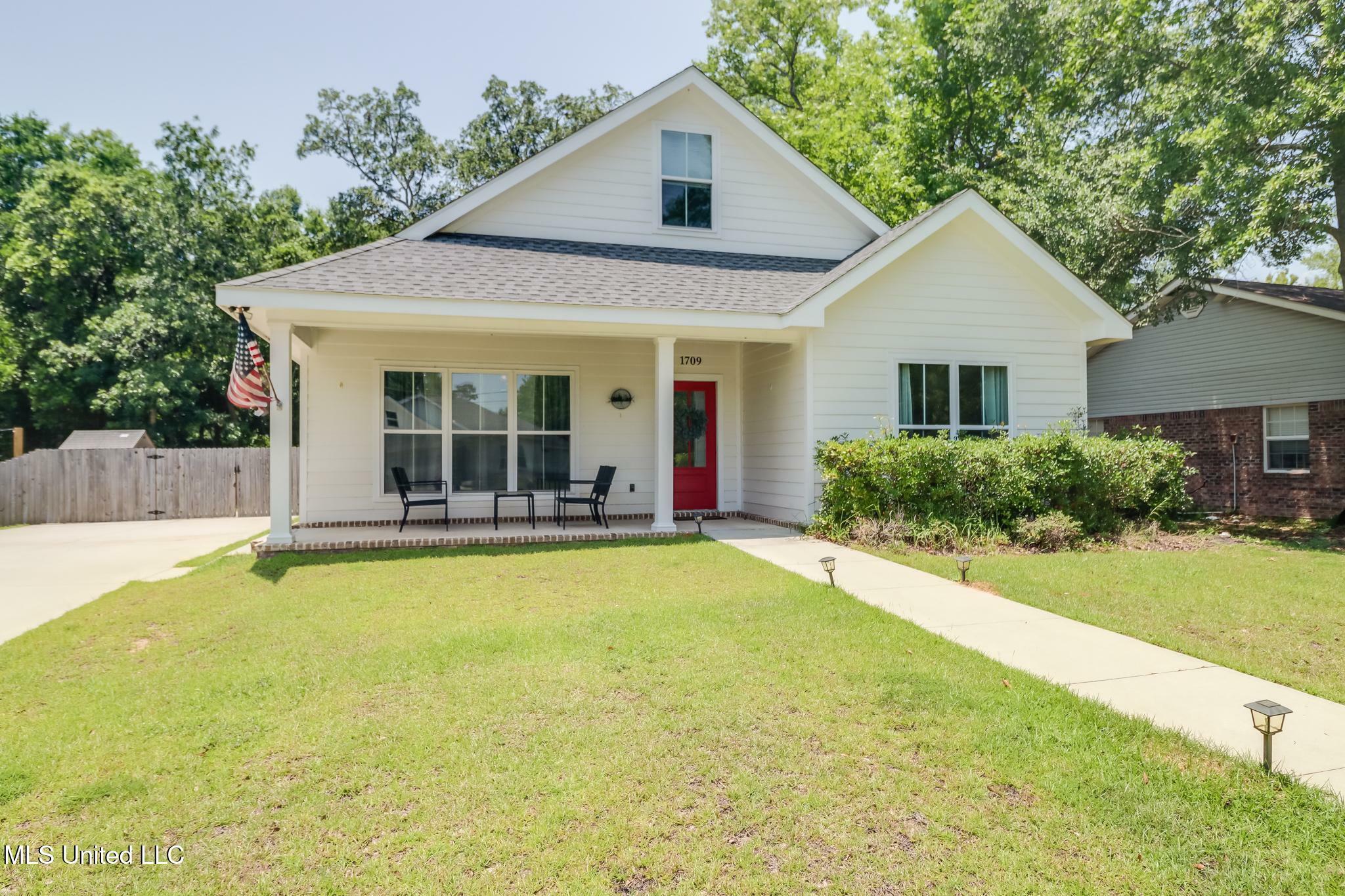 Property Photo: 1709 S 1st Street MS 39564